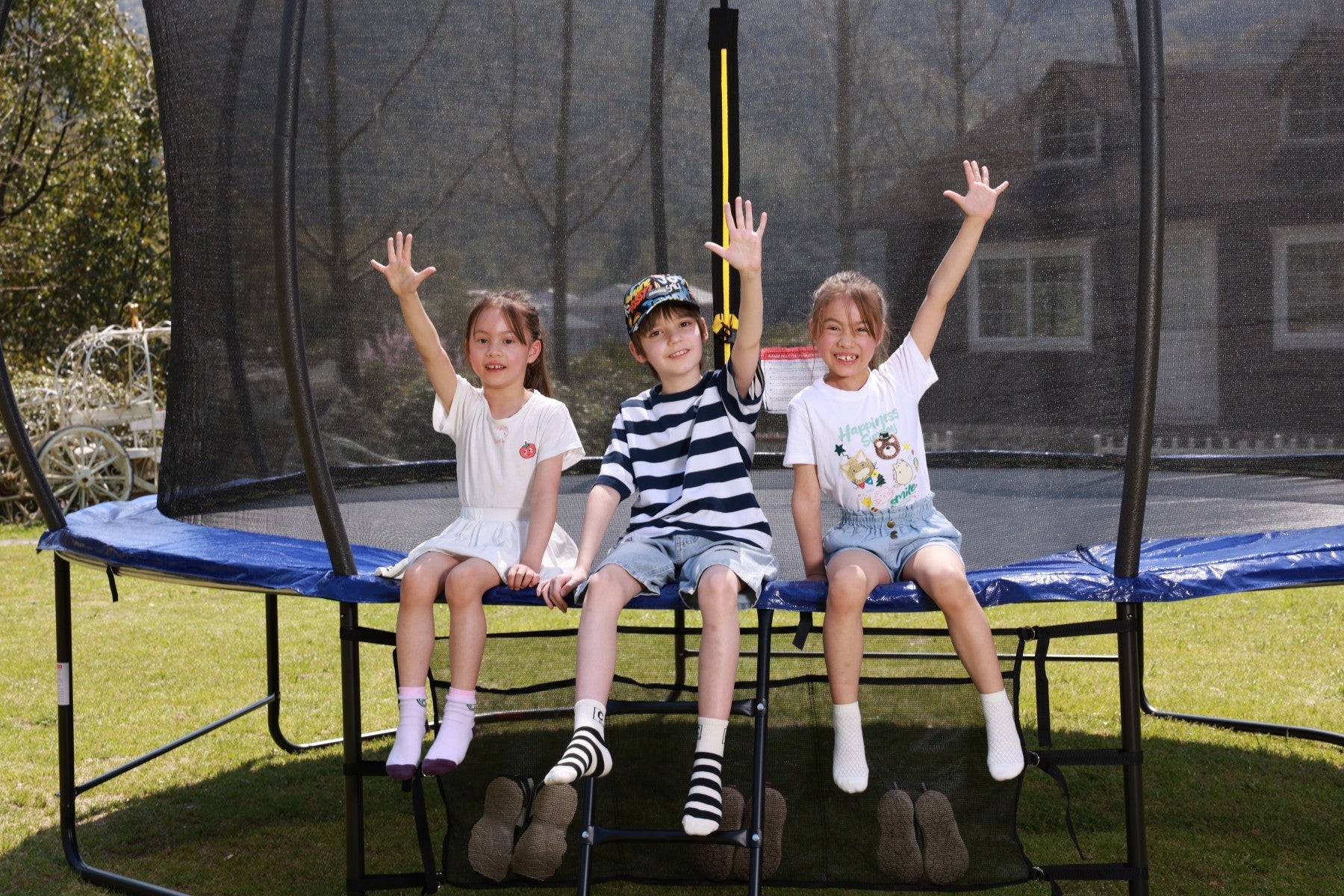 Transform Your Backyard into a Playground: 5 Creative Ways to Make a Family Trampoline the Star of Quality Time