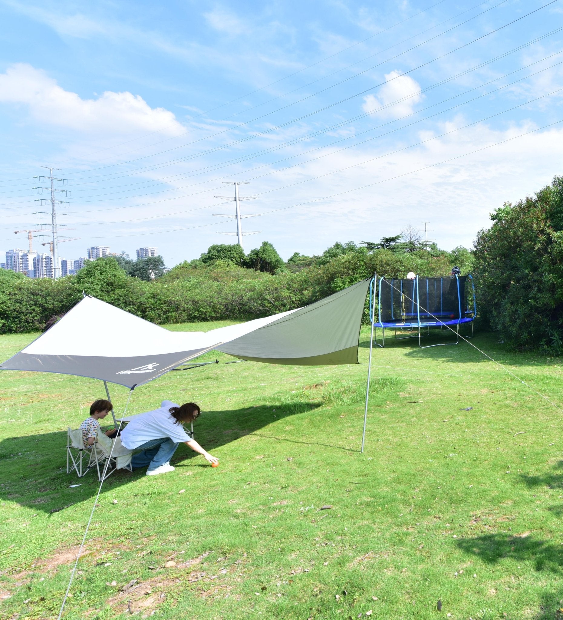What kind of trampoline is suitable for children with autism?